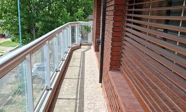 PH 4 AMB VENTA TEMPERLEY PATIO Y BALCON AL FRENTE