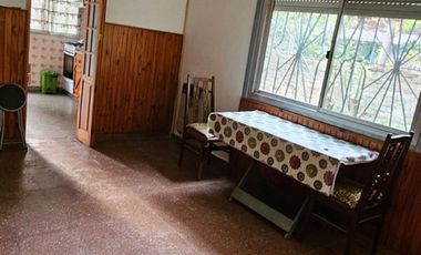 VENTA CASA DE 3 AMB EN FLORECIO VARELA