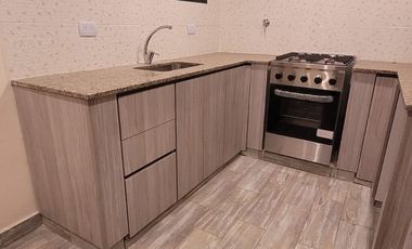 CASA 4 AMBIENTES CON COCHERA EN QUILMES EN VENTA