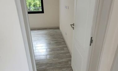 CASA 4 AMBIENTES CON COCHERA EN QUILMES EN VENTA