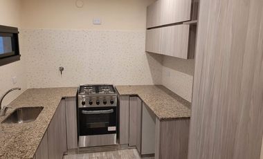 CASA 4 AMBIENTES CON COCHERA EN QUILMES EN VENTA