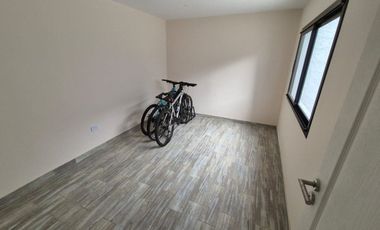 CASA 4 AMBIENTES CON COCHERA EN QUILMES EN VENTA