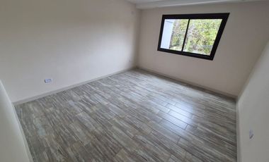 CASA 4 AMBIENTES CON COCHERA EN QUILMES EN VENTA