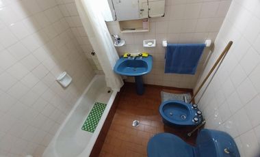 VENTA CASA 4 AMB CON PATIO Y JARDIN - QUILMES ESTE