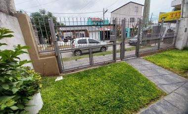 VENTA CASA 4 AMB CON PATIO Y JARDIN - QUILMES ESTE