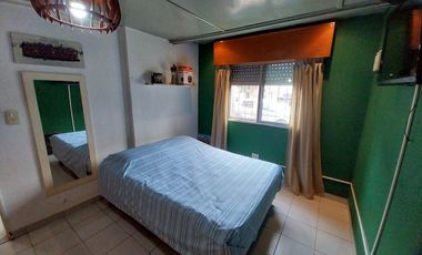 VENTA CASA 4 AMB CON PATIO Y JARDIN - QUILMES ESTE