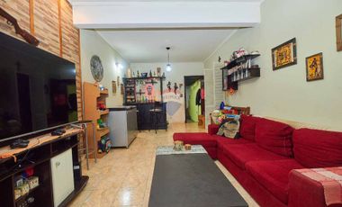 VENTA CASA EN BLOCK CON COCHERA Y QUINCHO, QUILMES