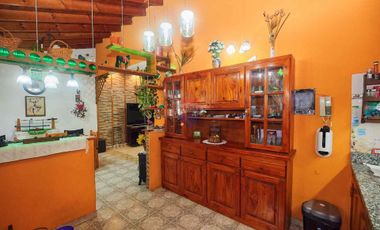 VENTA CASA EN BLOCK CON COCHERA Y QUINCHO, QUILMES