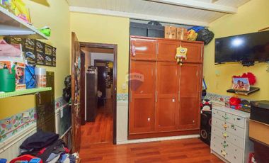 VENTA CASA EN BLOCK CON COCHERA Y QUINCHO, QUILMES