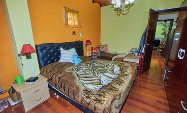 VENTA CASA EN BLOCK CON COCHERA Y QUINCHO, QUILMES