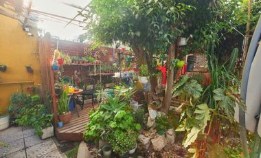 VENTA CASA EN BLOCK CON COCHERA Y QUINCHO, QUILMES