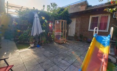 VENTA CASA EN BLOCK CON COCHERA Y QUINCHO, QUILMES