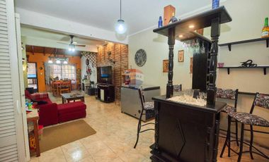 VENTA CASA EN BLOCK CON COCHERA Y QUINCHO, QUILMES