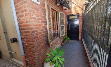 VENTA CASA EN BLOCK CON COCHERA Y QUINCHO, QUILMES