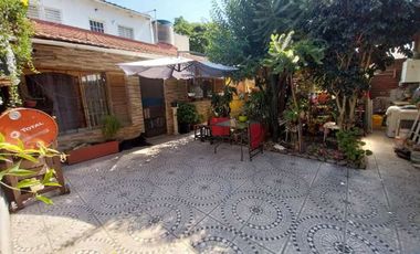 VENTA CASA EN BLOCK CON COCHERA Y QUINCHO, QUILMES