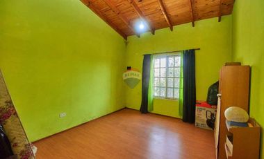 VENTA CASA EN BLOCK CON COCHERA Y QUINCHO, QUILMES