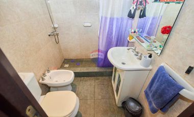 VENTA CASA EN BLOCK CON COCHERA Y QUINCHO, QUILMES