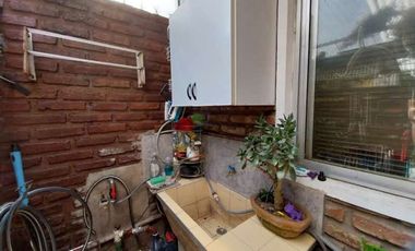 VENTA CASA EN BLOCK CON COCHERA Y QUINCHO, QUILMES