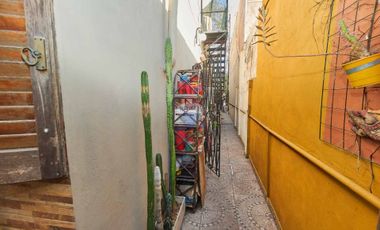 VENTA CASA EN BLOCK CON COCHERA Y QUINCHO, QUILMES