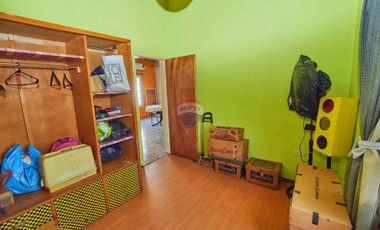 VENTA CASA EN BLOCK CON COCHERA Y QUINCHO, QUILMES