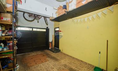 VENTA CASA EN BLOCK CON COCHERA Y QUINCHO, QUILMES