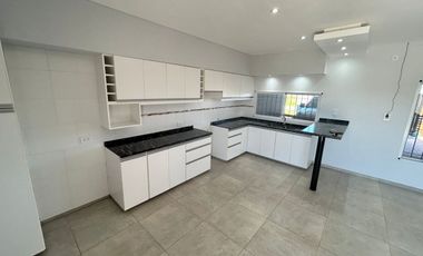 VENTA CASA 2 DORMITORIOS  FINCAS DE IBARLUCEA