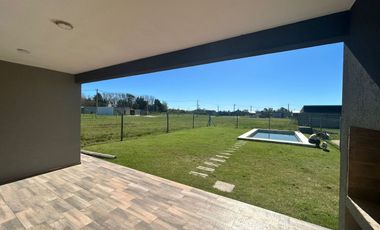 VENTA CASA 2 DORMITORIOS  FINCAS DE IBARLUCEA