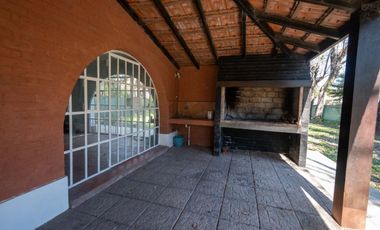 SE VENDE CASA QUINTA 2 DORM Y PILETA EN LAS PALTAS