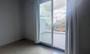 ALQUILER TRIPLEX 3 AMBIENTES COCHERA FLORIDA