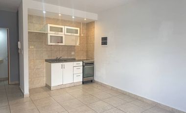 ALQUILER TRIPLEX 3 AMBIENTES COCHERA FLORIDA