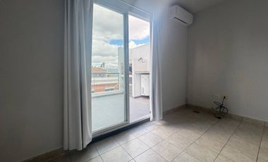 ALQUILER TRIPLEX 3 AMBIENTES COCHERA FLORIDA