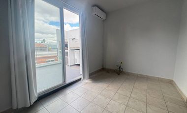 ALQUILER TRIPLEX 3 AMBIENTES COCHERA FLORIDA