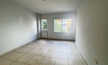 ALQUILER TRIPLEX 3 AMBIENTES COCHERA FLORIDA