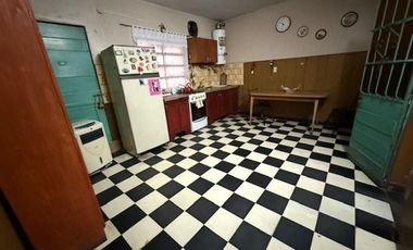 VENTA CASA MULTIFAMILIAR LANUS!