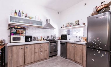 VENTA CASA 4 AMB REFACCIONADA C/TERRAZA BURZACO
