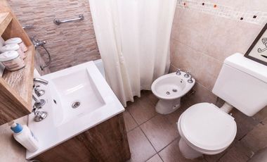 VENTA CASA 4 AMB REFACCIONADA C/TERRAZA BURZACO