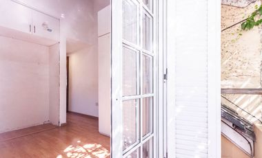 Triplex 4 amb. con patio, parrilla y garage