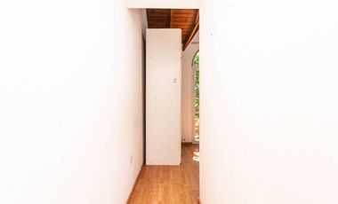 Triplex 4 amb. con patio, parrilla y garage