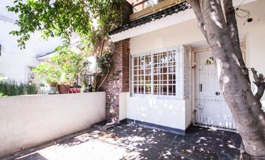 Triplex 4 amb. con patio, parrilla y garage