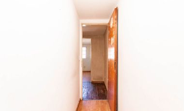 Triplex 4 amb. con patio, parrilla y garage