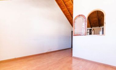 Triplex 4 amb. con patio, parrilla y garage
