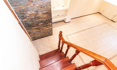 Triplex 4 amb. con patio, parrilla y garage