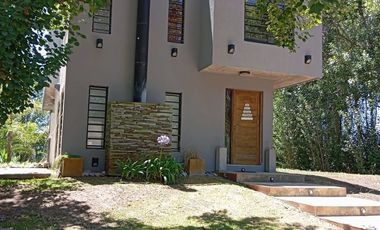 CASA CON AMPLIO PATIO COSTA DEL ESTE VENTA