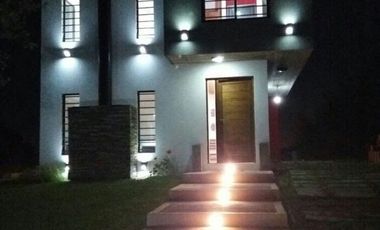 CASA CON AMPLIO PATIO COSTA DEL ESTE VENTA