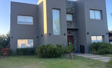 CASA EN VENTA 5 AMBENTES EN CANNING