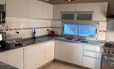CASA EN VENTA 5 AMBENTES EN CANNING