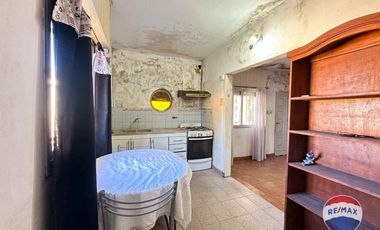 CASA DOS AMBIENTES VENTA MONTE GRANDE A RECICLAR