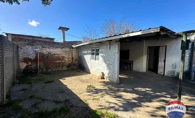 CASA DOS AMBIENTES VENTA MONTE GRANDE A RECICLAR