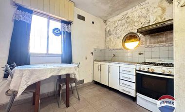 CASA DOS AMBIENTES VENTA MONTE GRANDE A RECICLAR