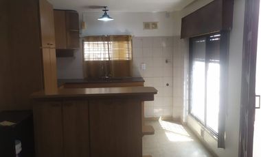 VENTA PH 3 AMBIENTES QUILMES PB SIN EXPENSAS PATIO